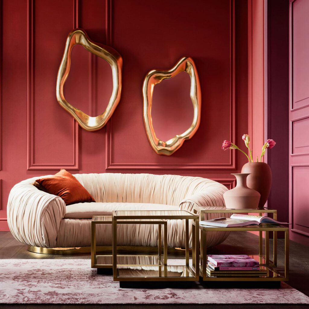 Rote Wandgestaltung im Wohnzimmer