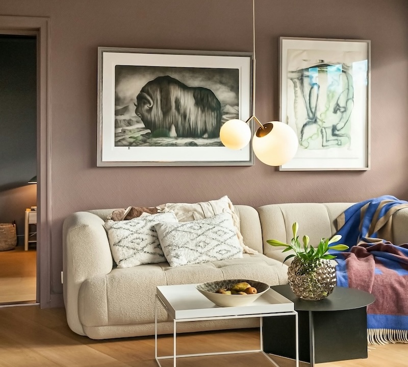 Taupe Wand im Wohnzimmer