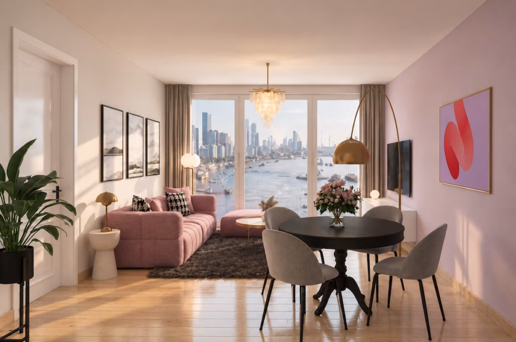gemütliches Wohnzimmer mit Essbereich und großer Fensterfront und Wänden in Beige und Flieder